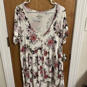 Torrid Pink and Cream Floral Women's Top